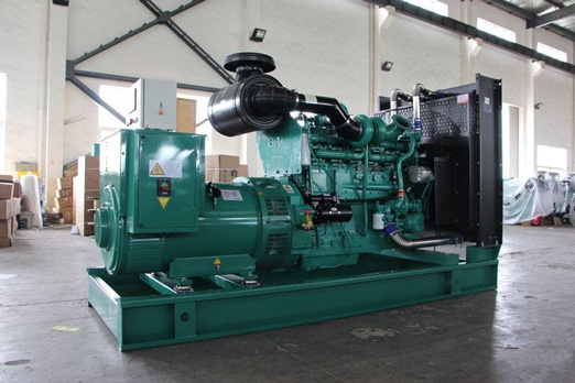 丽水320kw康明斯柴油发电车出租